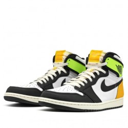 Nike Air Jordan 1 Retro High "White Black Volt University Gold" Femme/Homme Chaussure 555088-118